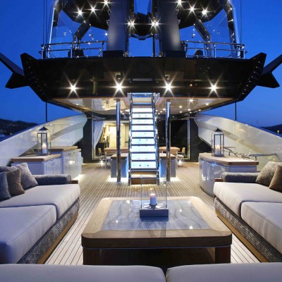 Offer personalized of yacht refinishing